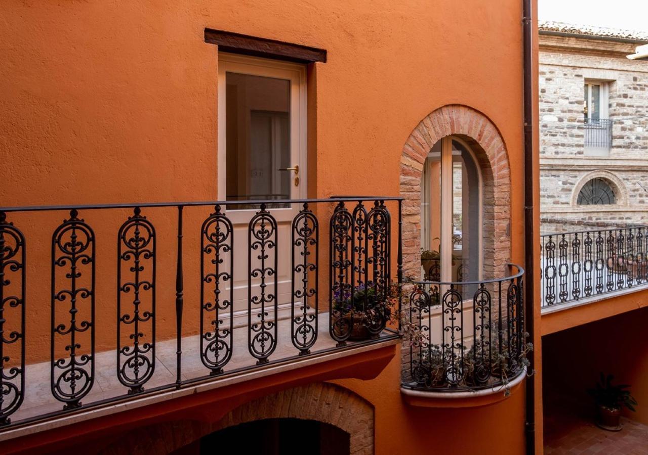 サン・セヴェリーノ・マルケ Il Cortile Segreto Bed & Breakfast エクステリア 写真